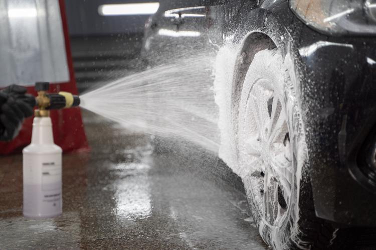 beautiful-car-washing-service (1)